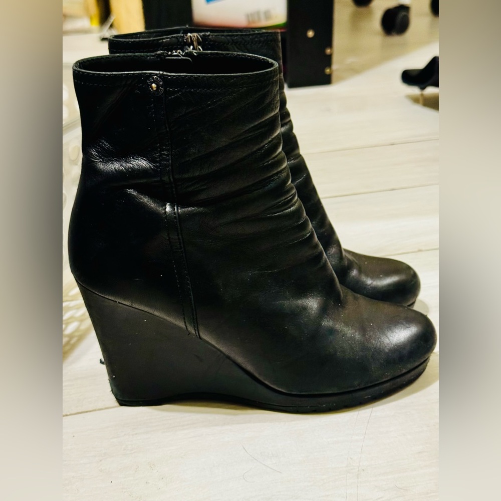 PRADA LEATHER ANKLE BOOTS-GREAT CONDITION